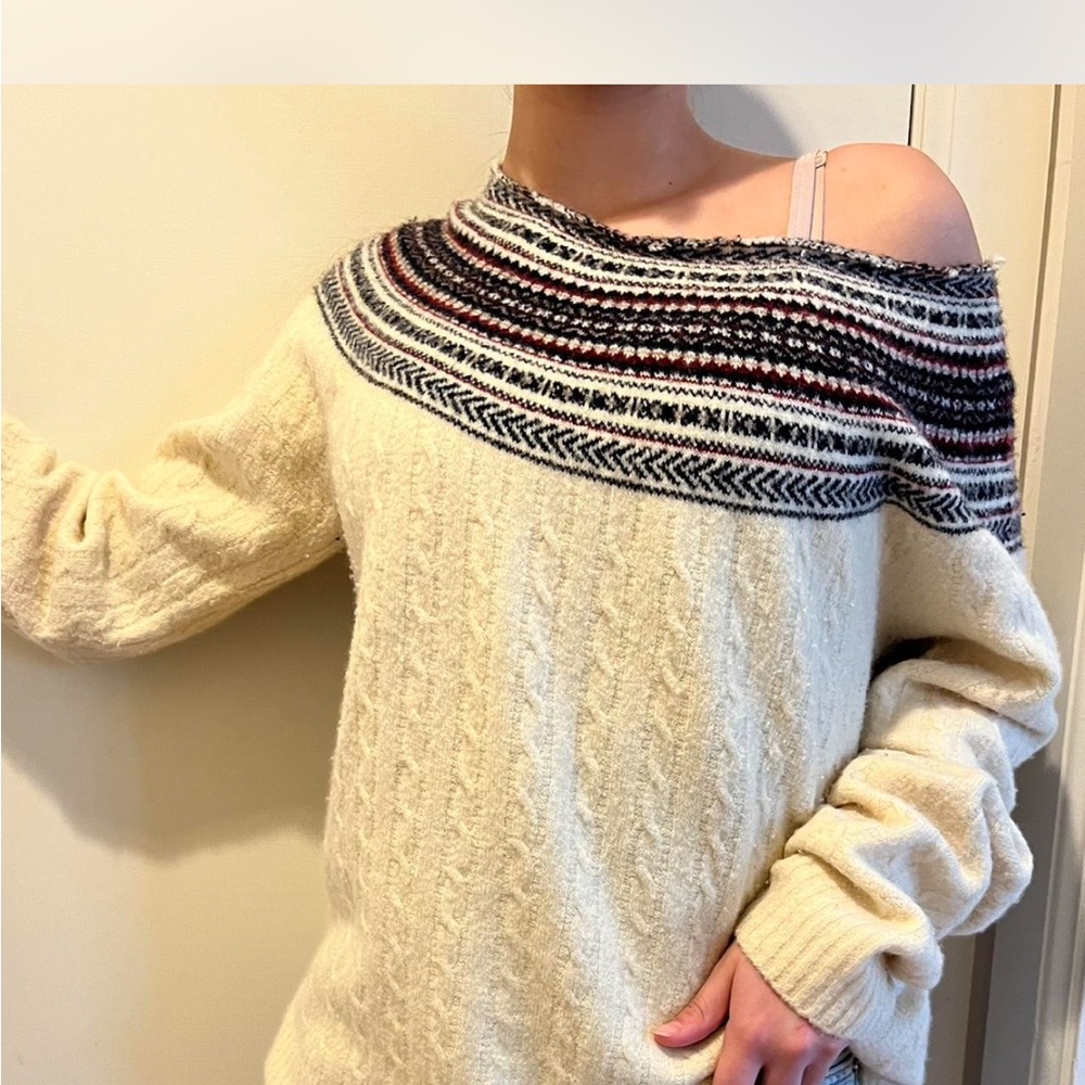 Cozy Cream Sweater with Patterned Neckline